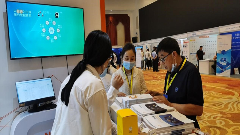 2.jpg 管理領(lǐng)航與“放管服”